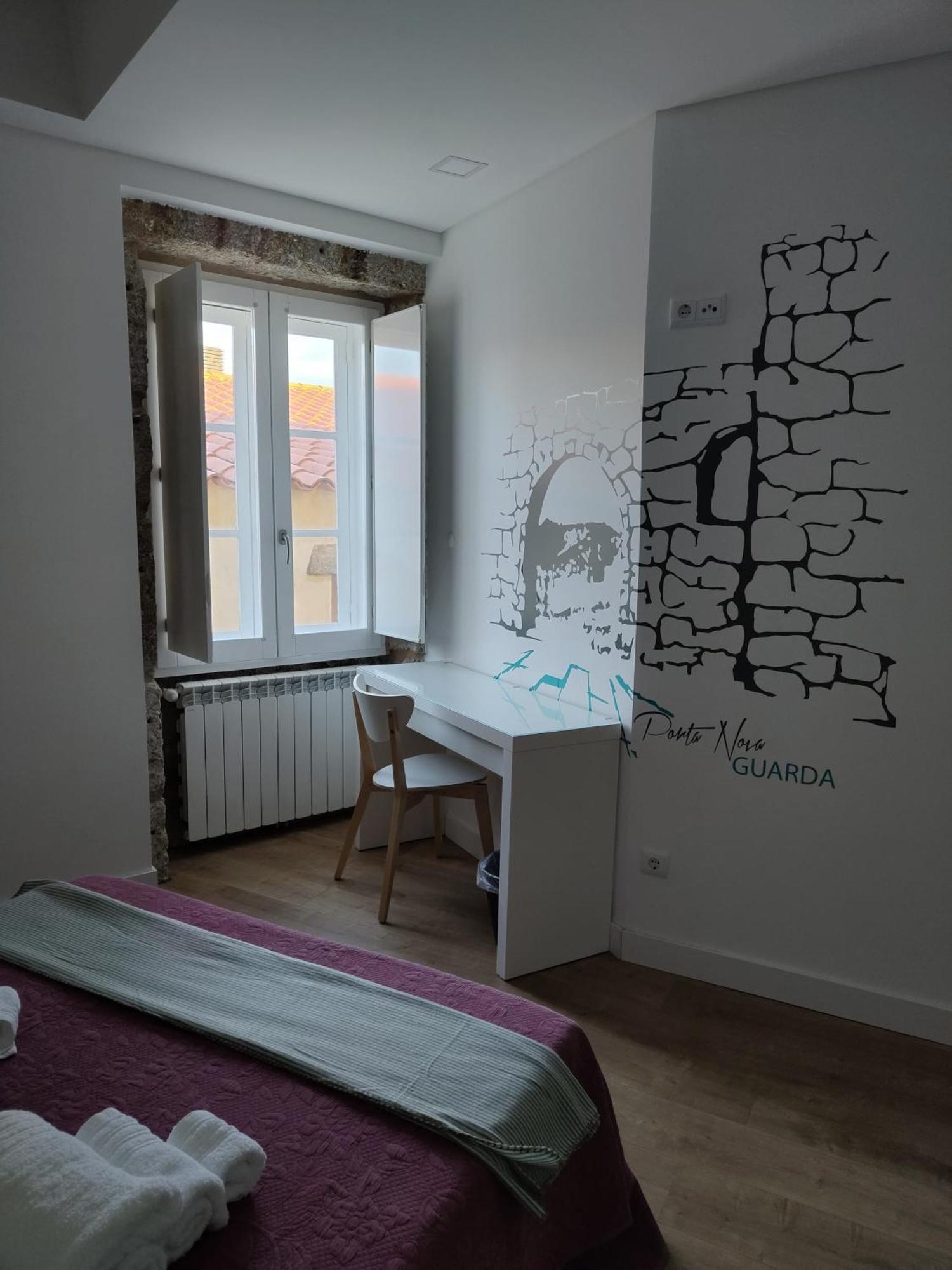 Urbe Sanchina - Hostel & Suites Гуарда Екстер'єр фото